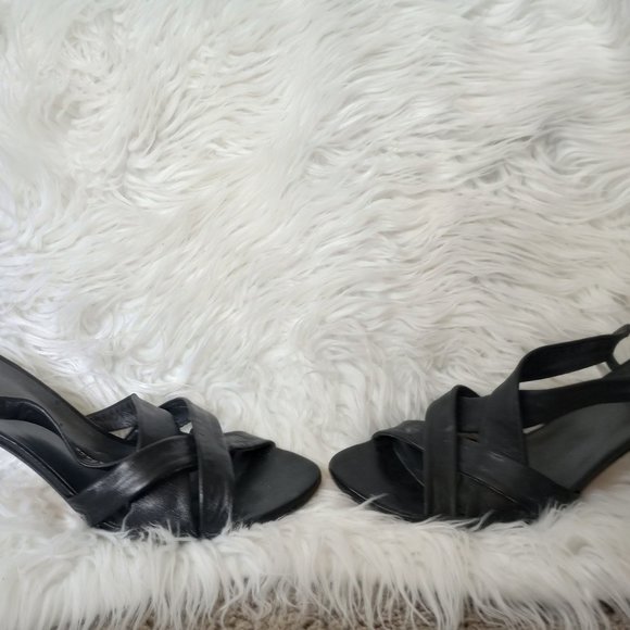 REDUCED! Stylish Stuart Weitzman natural Leather Shoes - Picture 2 of 4